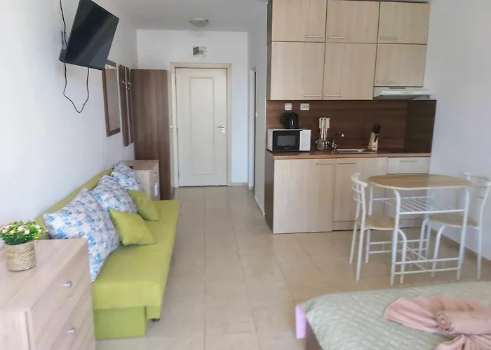 Rose Nesebar Slantchev Briag